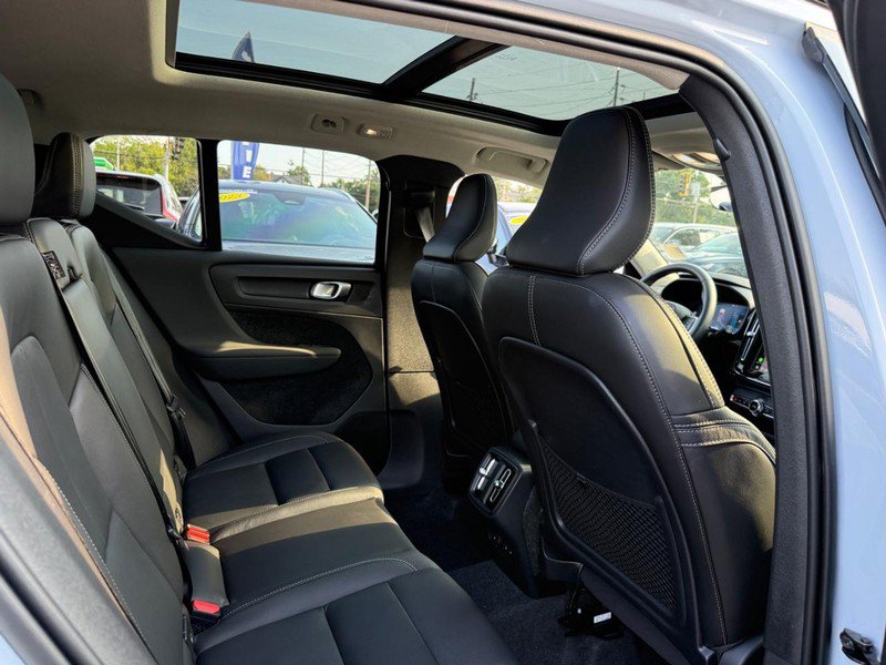 Used 2026 Volvo XC40 B5 Plus AWD/4WD image 11
