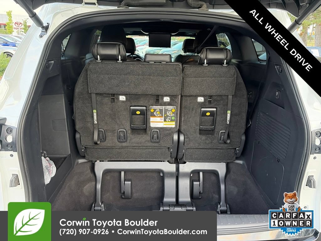 Used 2025 Toyota Sienna Platinum AWD/4WD image 21