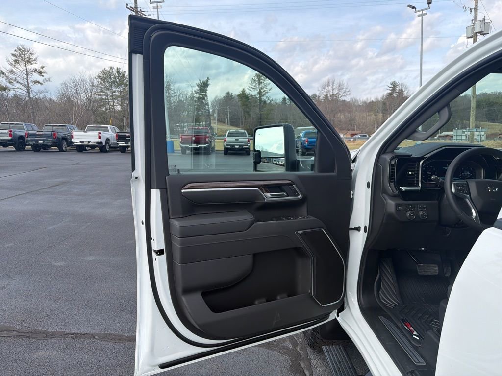 New 2026 Chevrolet Silverado 2500 LT w/ Trail Boss Package image 13