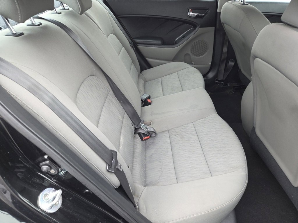 Used 2016 Kia Forte LX image 6