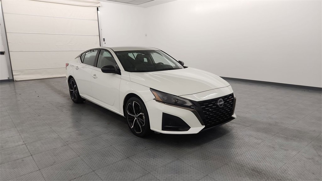 Used 2023 Nissan Altima 2.5 SR
