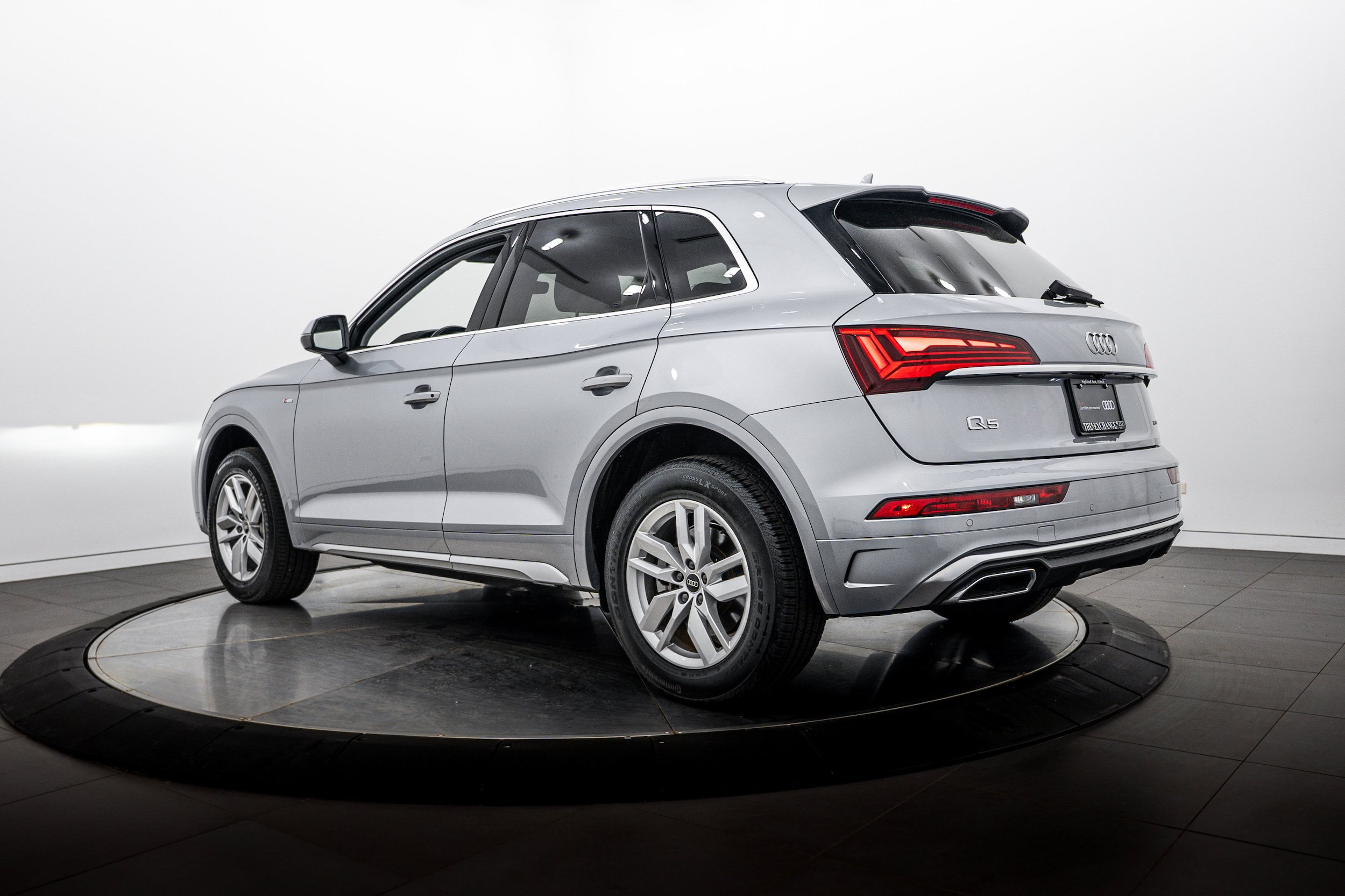 Certified 2023 Audi Q5 2.0T Premium w/ Convenience Package AWD/4WD image 5