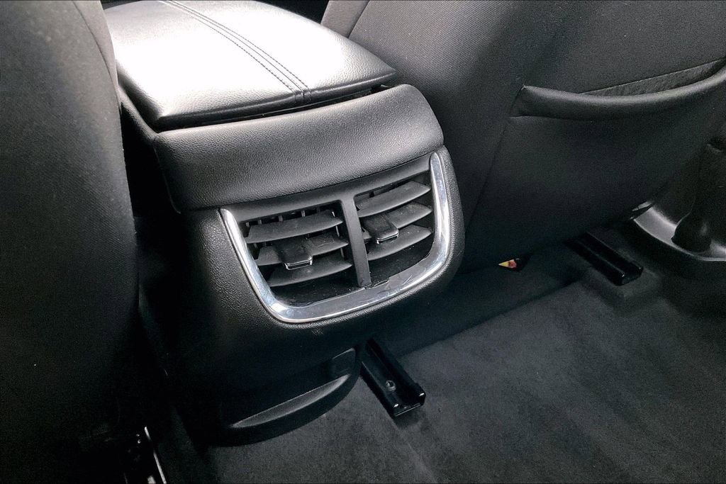 Used 2023 Chevrolet Malibu LT image 32