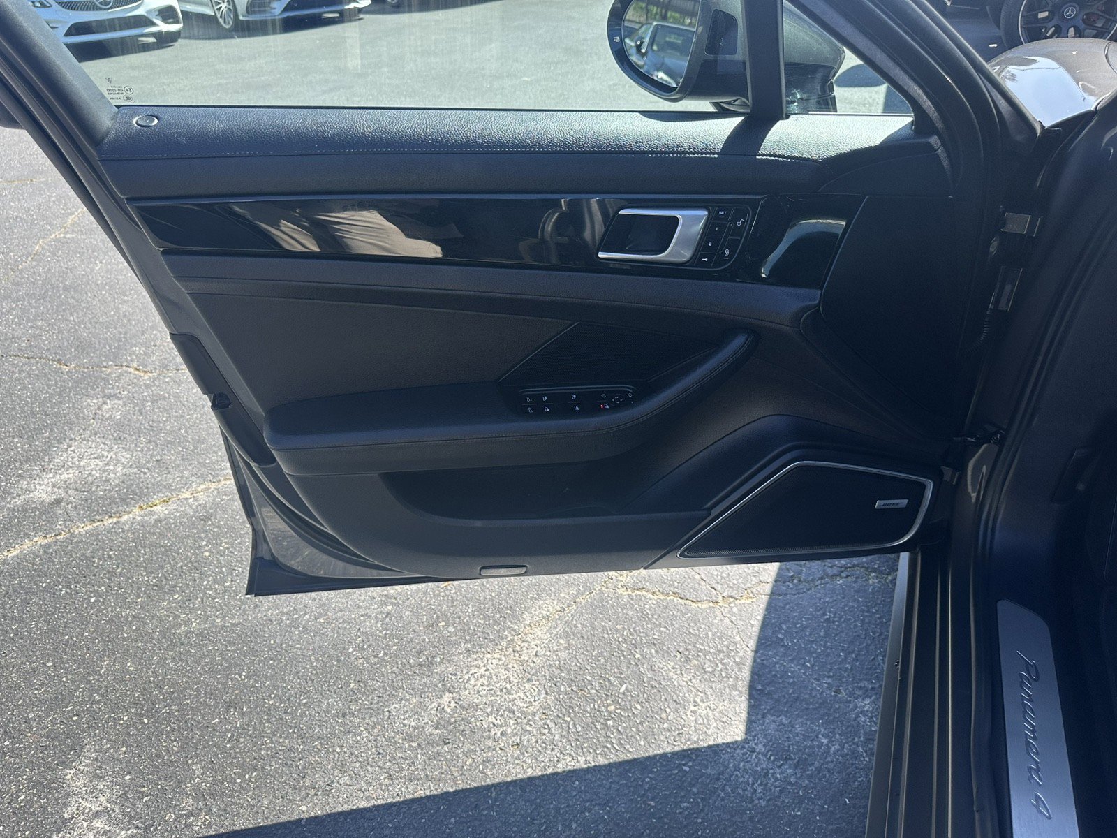 Used 2018 Porsche Panamera 4 AWD/4WD image 28