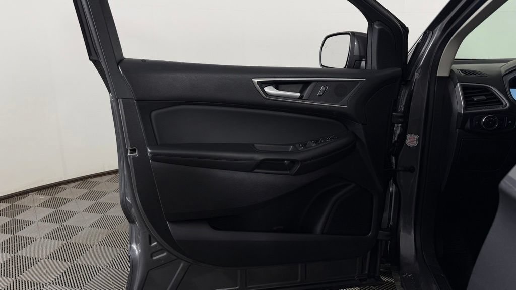 Used 2024 Ford Edge SEL AWD/4WD image 13