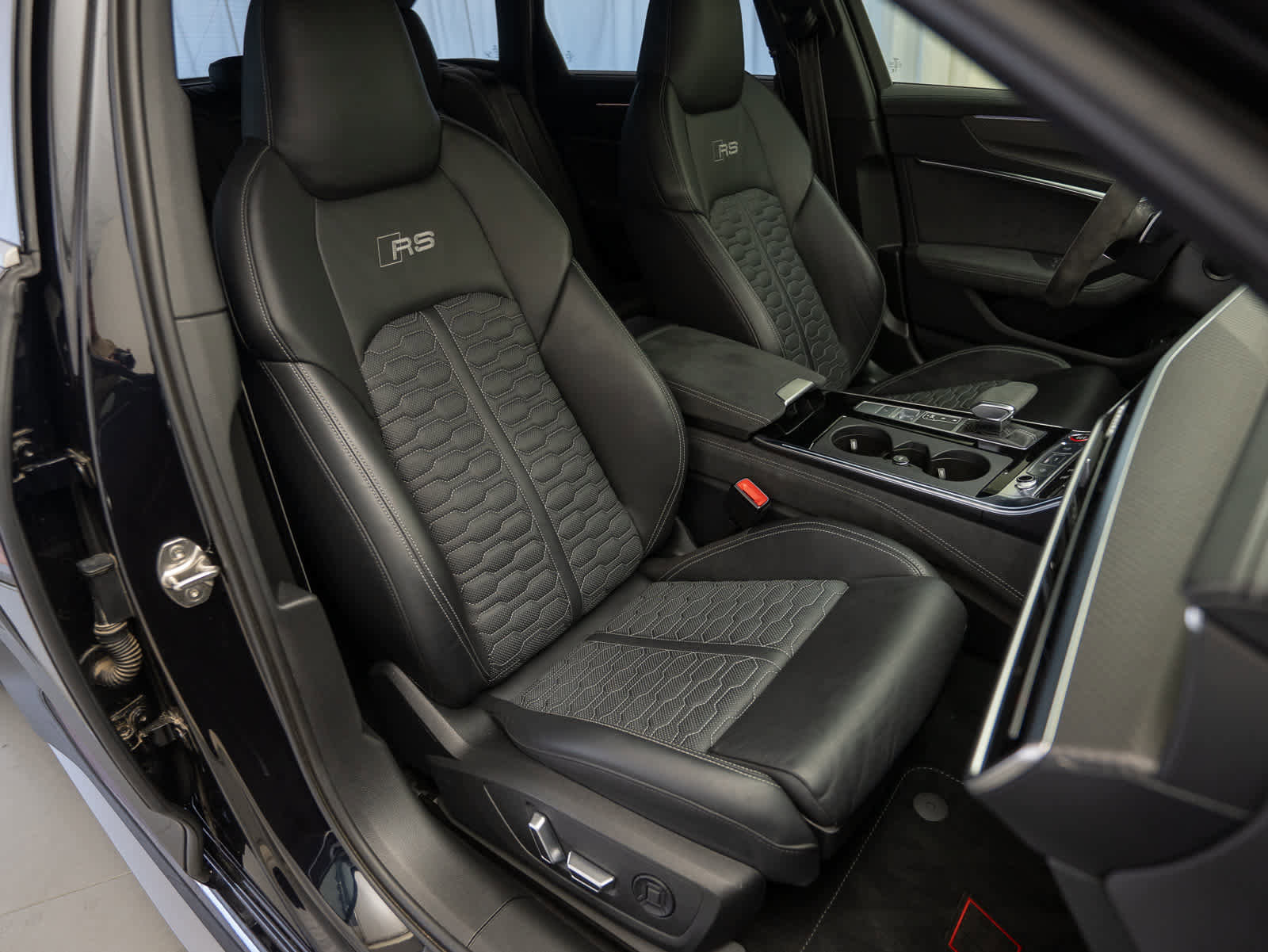 Used 2024 Audi RS 6 performance image 14