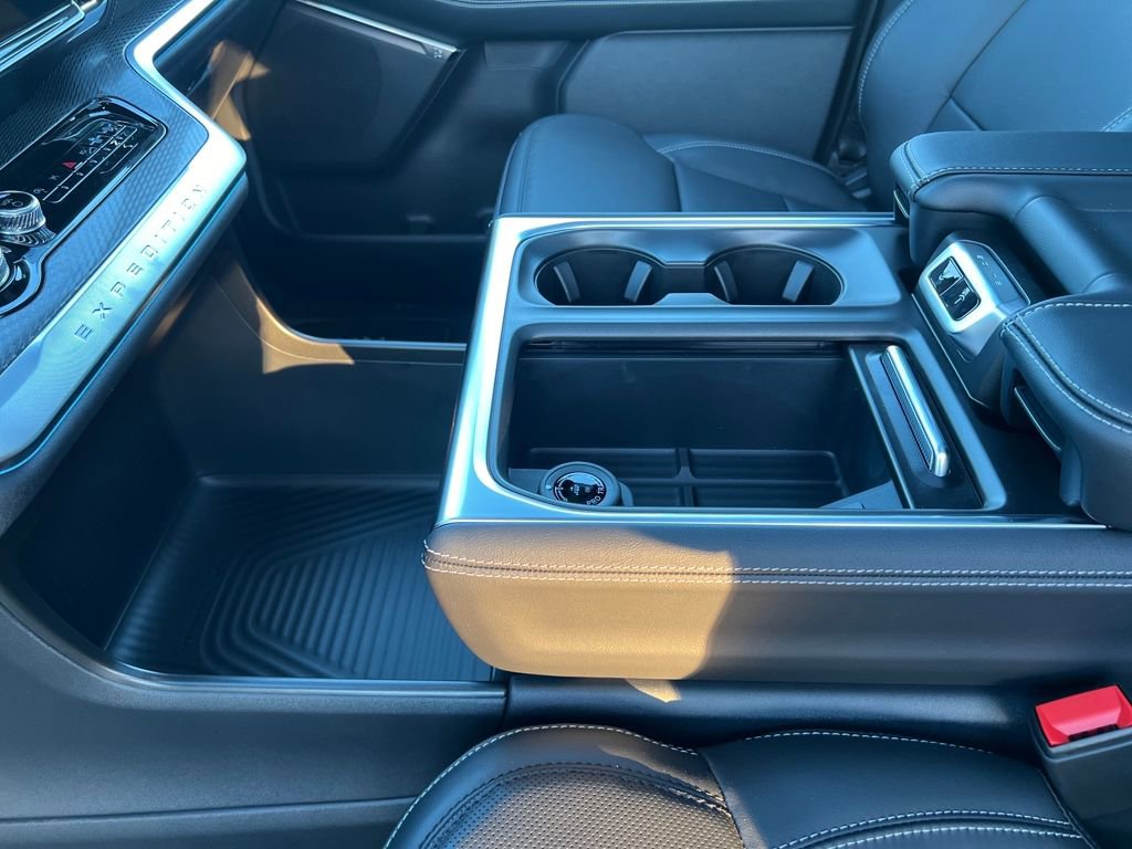 New 2026 Ford Expedition Platinum w/ Stealth Performance Package image 26