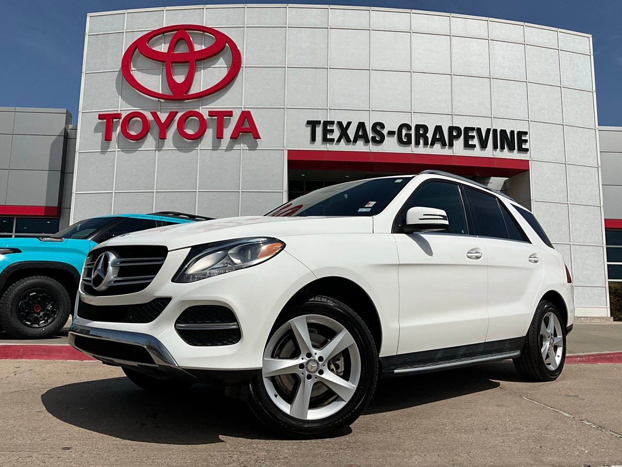Used 2016 Mercedes-Benz GLE 350 image 2
