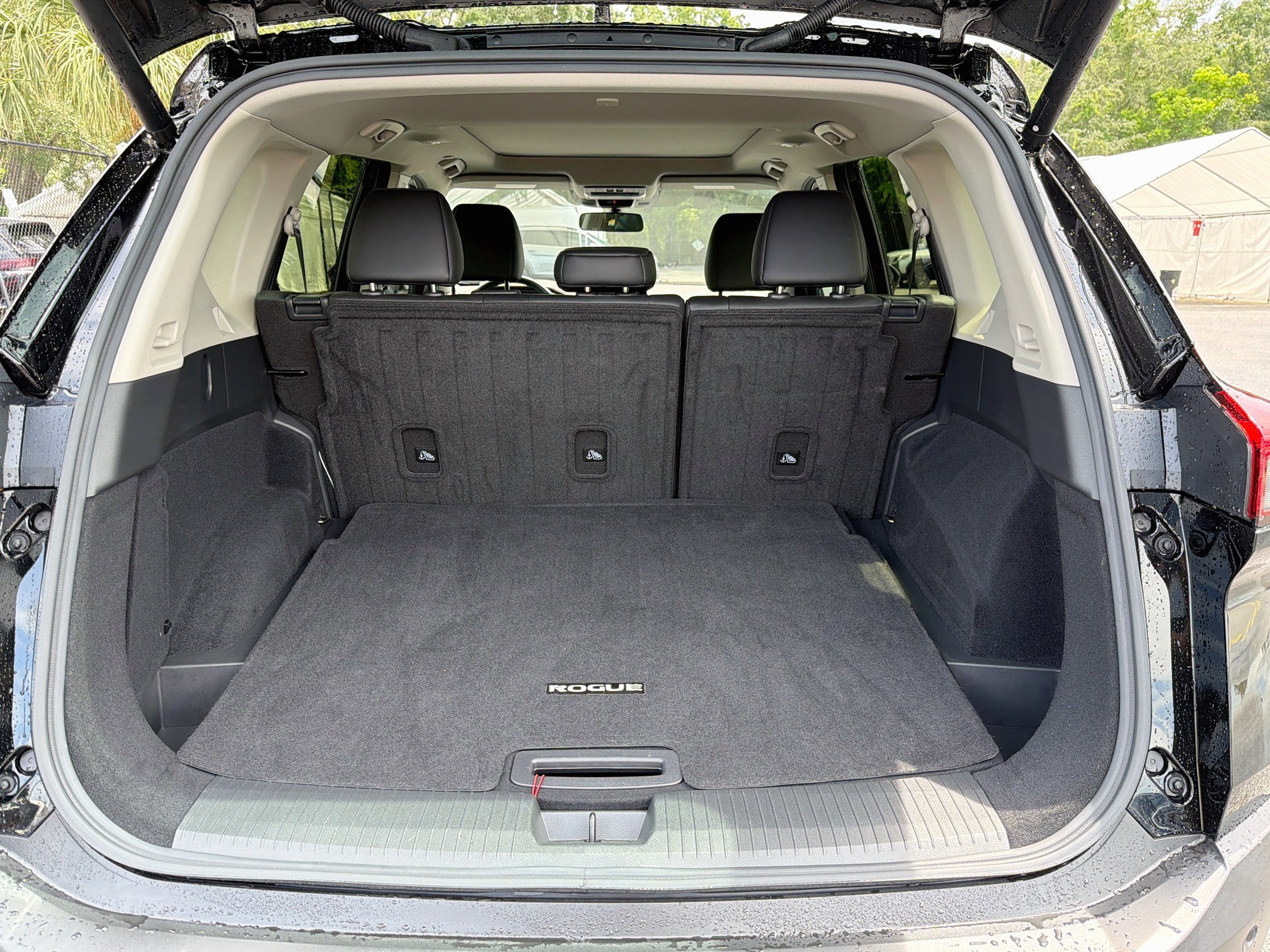 Used 2023 Nissan Rogue SV w/ SV Premium B Package FWD image 12