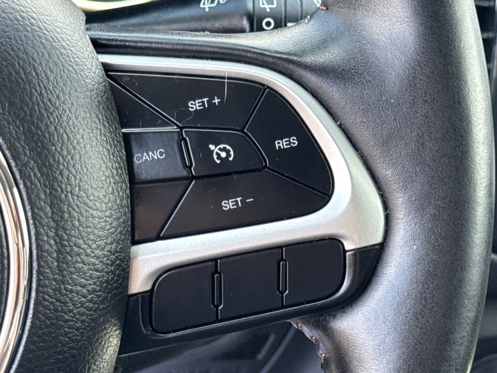 Used 2020 Jeep Compass Latitude w/ Cold Weather Group AWD/4WD image 34