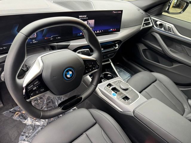 Used 2025 BMW i4 xDrive40i AWD/4WD image 18