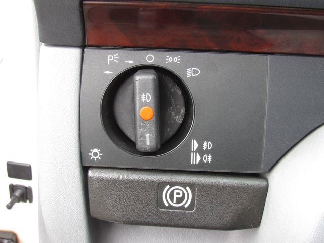 Used 1994 Mercedes-Benz E 320 Convertible image 25