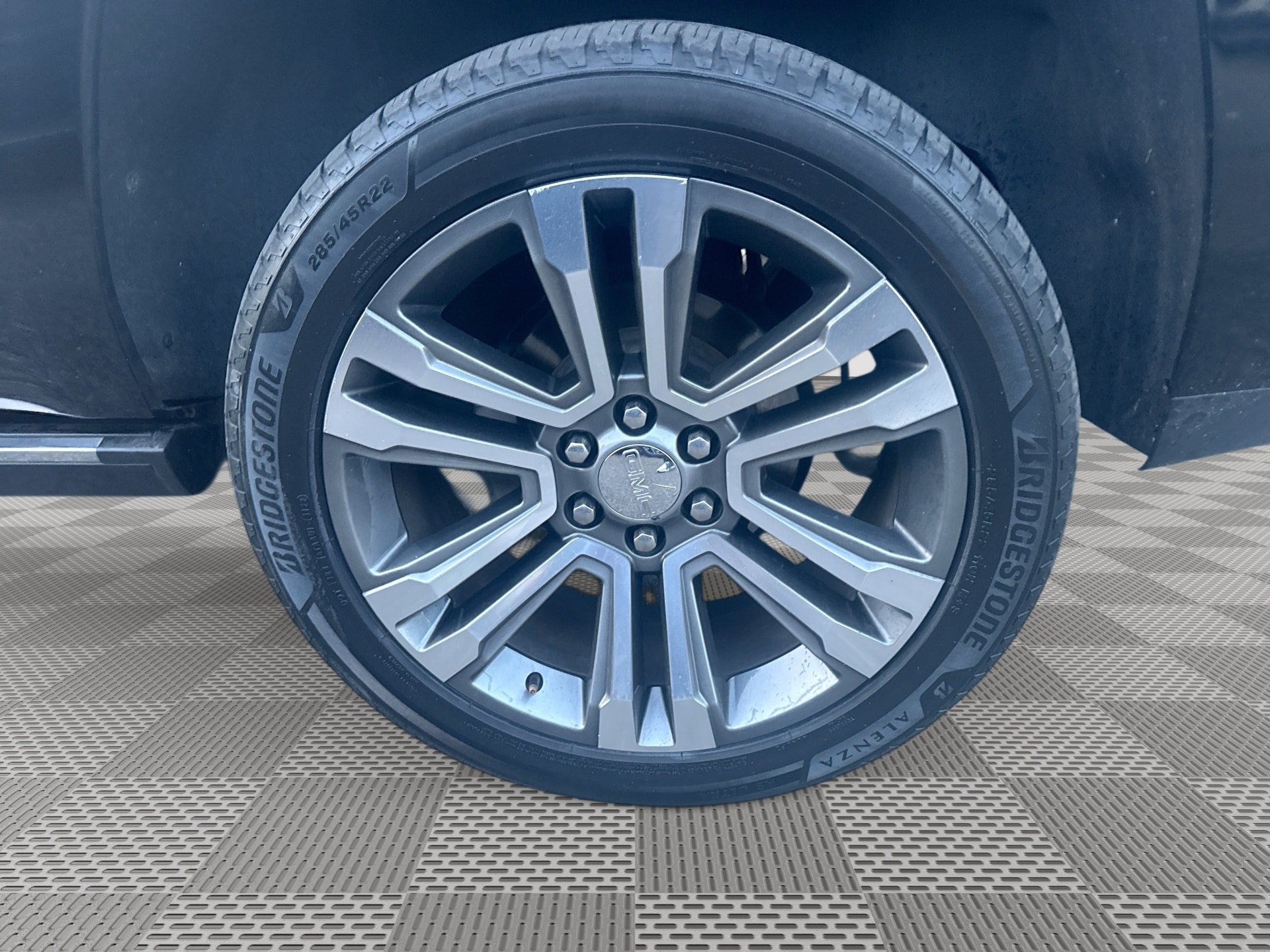 Used 2018 GMC Yukon Denali w/ Denali Ultimate Package AWD/4WD image 29