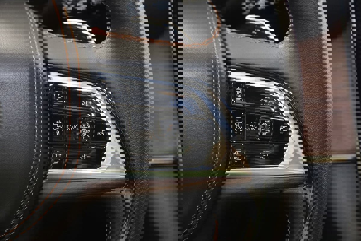 Used 2023 Jeep Grand Cherokee Summit w/ Luxury Tech Group V image 41