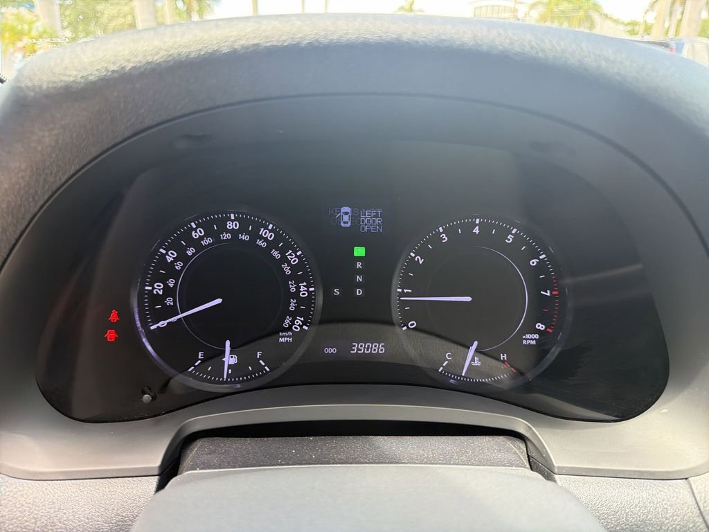 Used 2012 Lexus IS 350C w/ Luxury Pkg RWD image 24