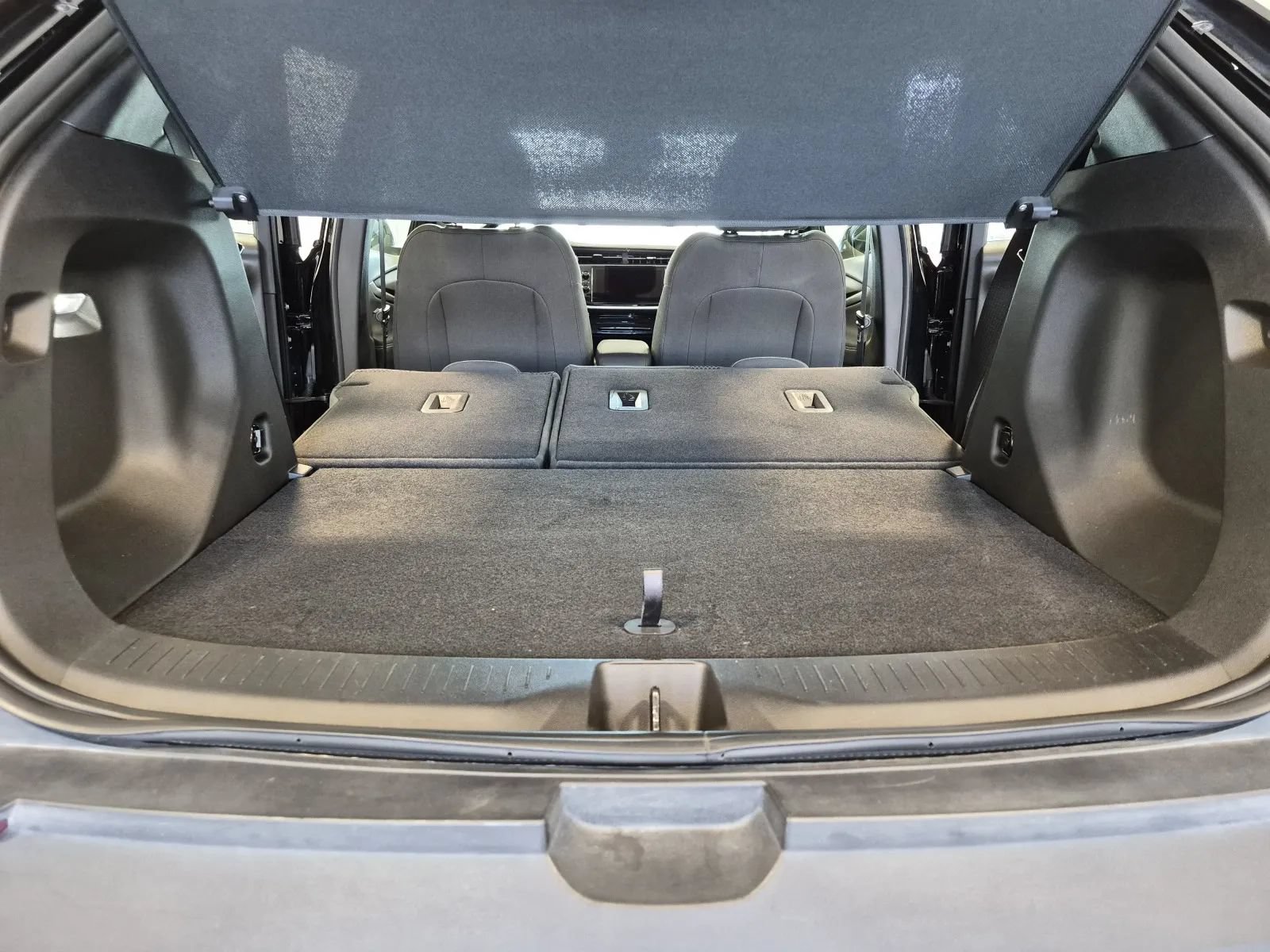 Used 2023 Chevrolet Bolt EUV LT w/ Comfort Package FWD image 15