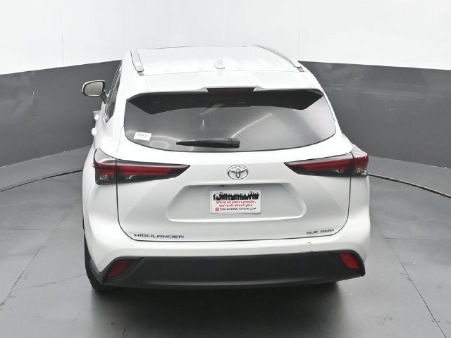 Used 2024 Toyota Highlander XLE AWD/4WD image 33