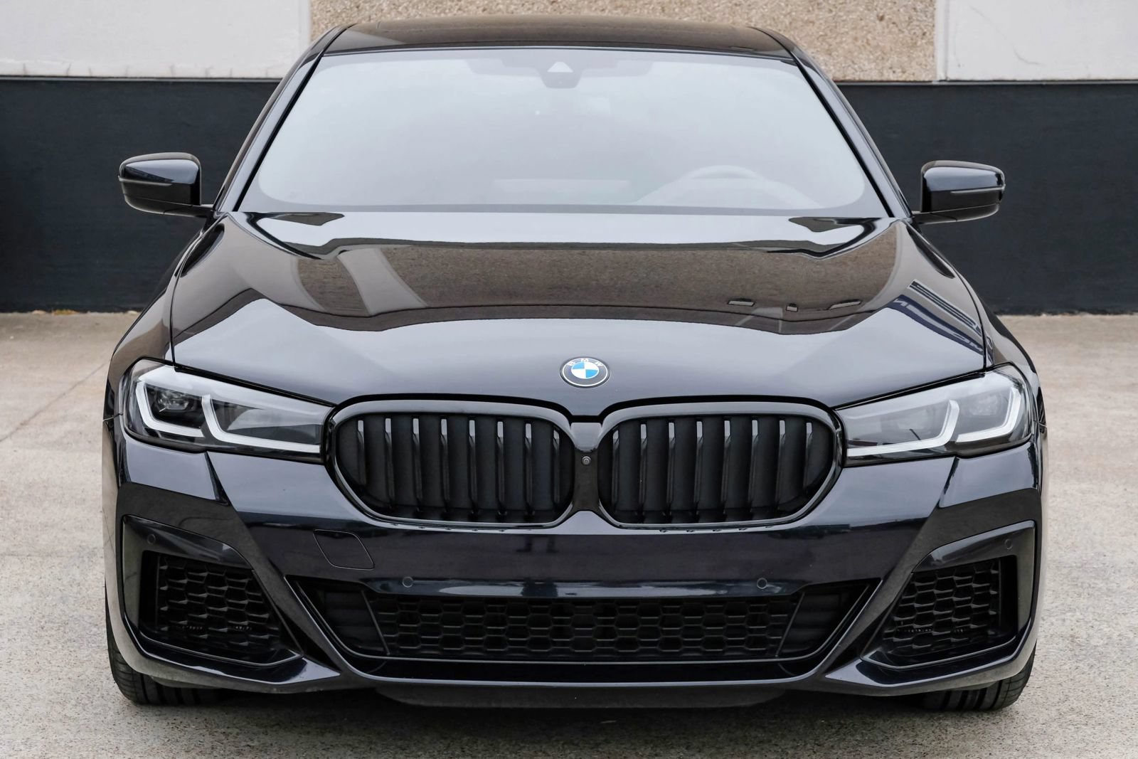 Used 2023 BMW M550i xDrive w/ Executive Package AWD/4WD image 7