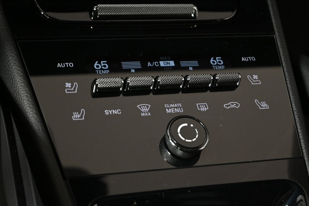 Used 2025 Porsche Cayenne image 15