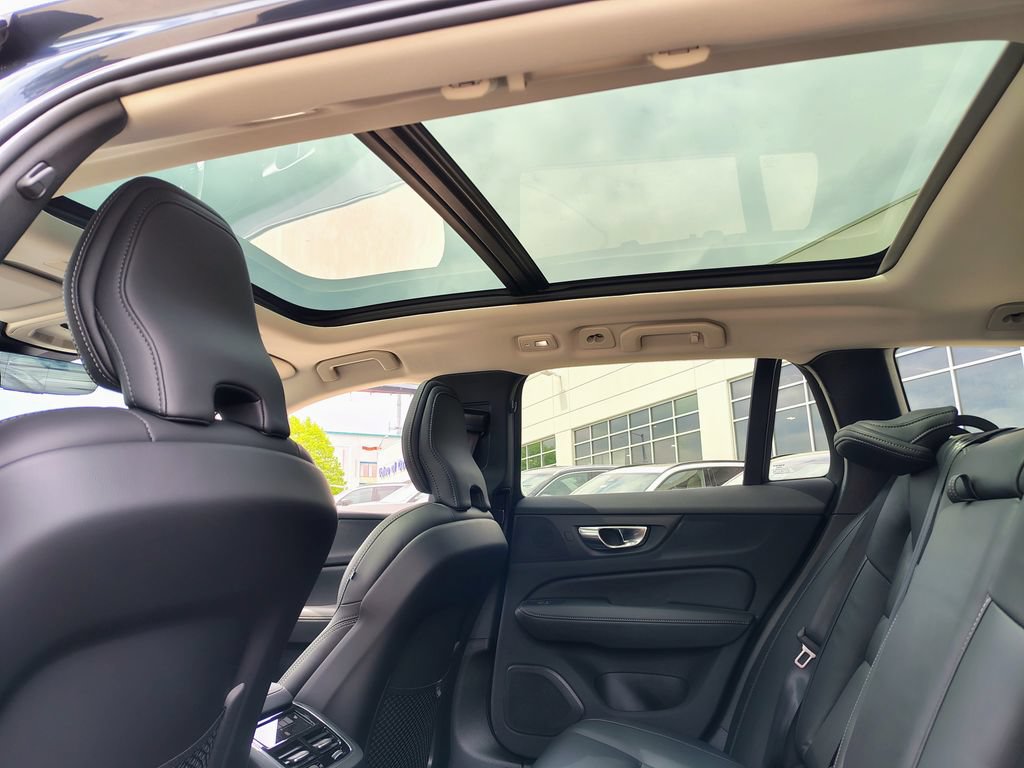 New 2026 Volvo XC60 B5 Ultra w/ Climate Package AWD/4WD image 28
