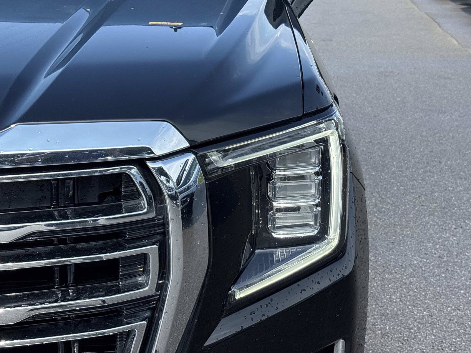 Used 2021 GMC Yukon SLT w/ Rear Media and Nav Package AWD/4WD image 11