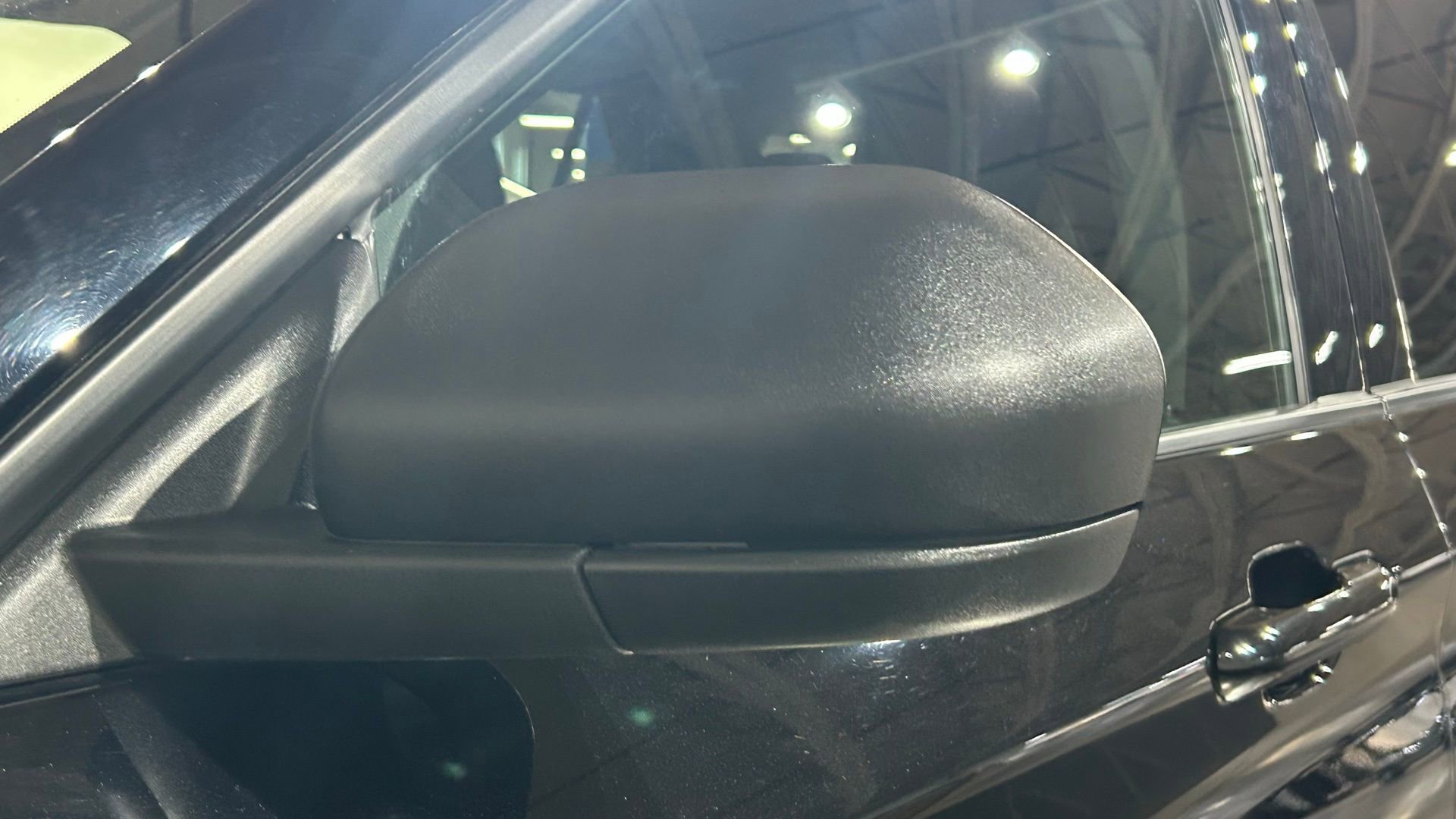 Used 2023 Ford Explorer XLT w/ Equipment Group 202A AWD/4WD image 18