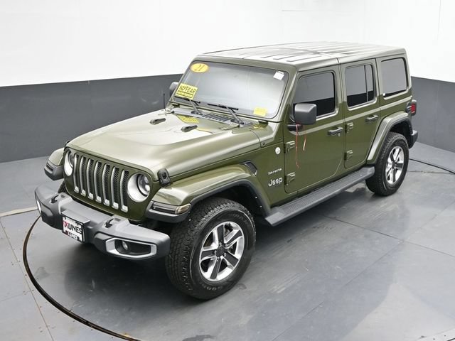 Used 2021 Jeep Wrangler Unlimited Sahara w/ Dual Top Group AWD/4WD image 17