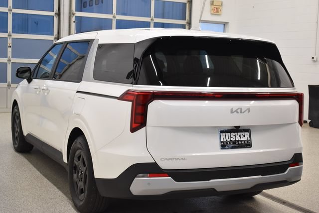 Used 2026 Kia Carnival FWD image 10