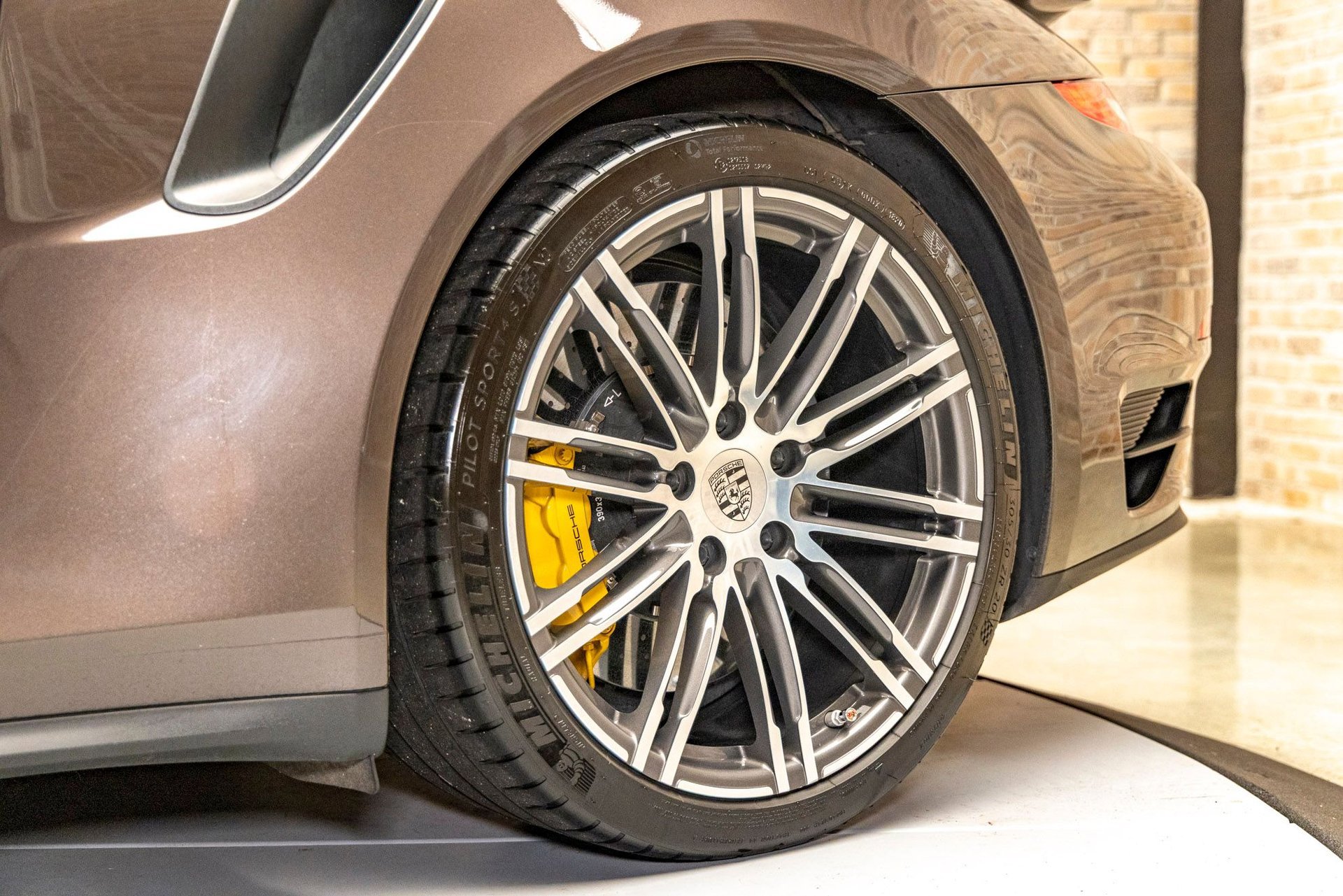 Used 2015 Porsche 911 4 Coupe image 12