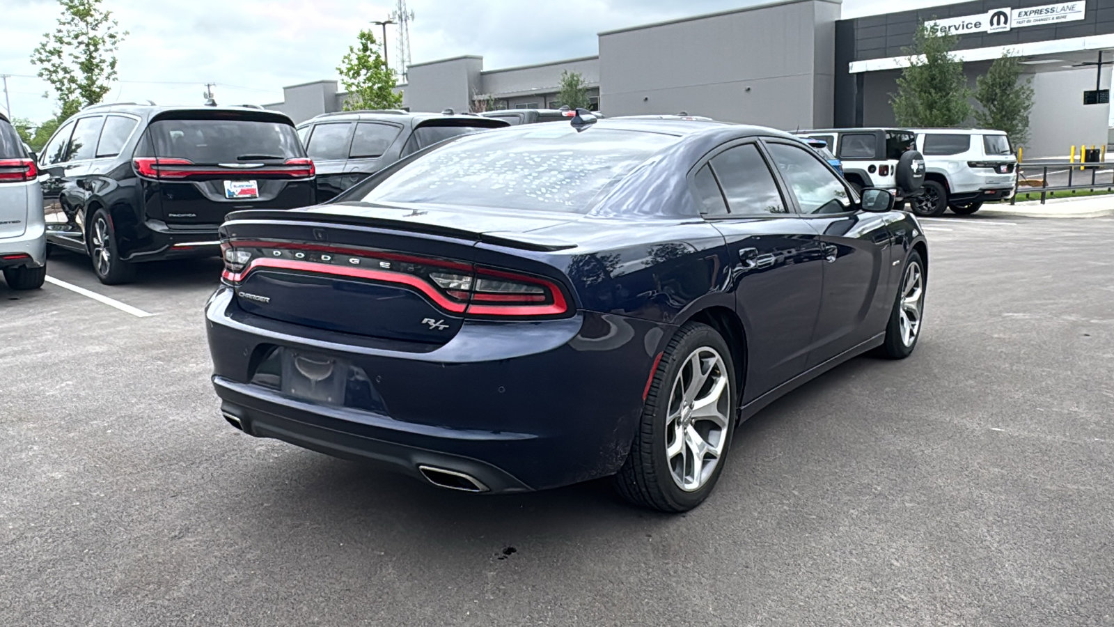 Used 2015 Dodge Charger R/T w/ Plus Group RWD image 5
