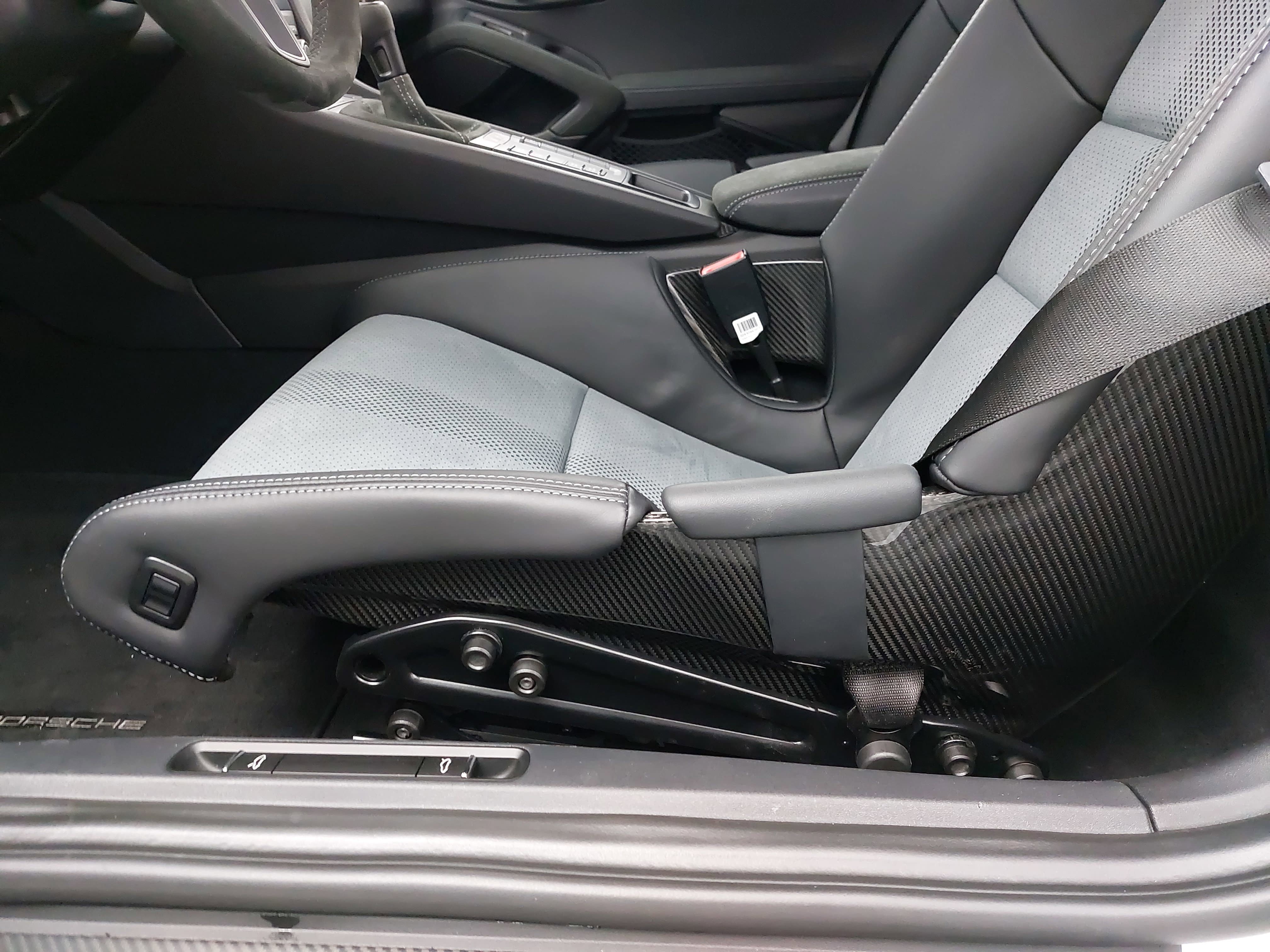 Certified 2025 Porsche 718 Cayman GT4 RS RWD image 25