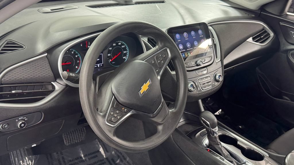 Used 2023 Chevrolet Malibu LT FWD image 31