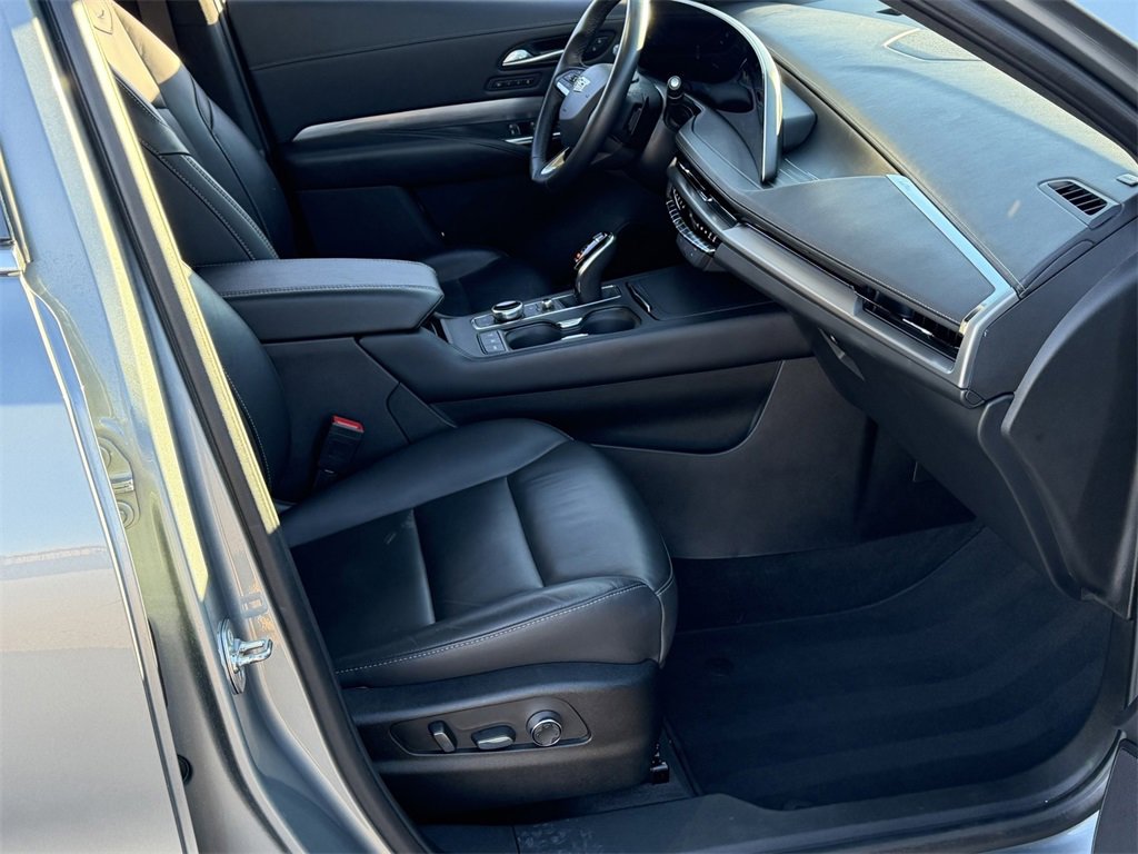 Used 2024 Cadillac XT4 Premium Luxury image 22