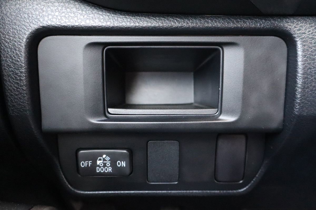 Used 2017 Toyota Tacoma SR5 w/ Tow Package image 28