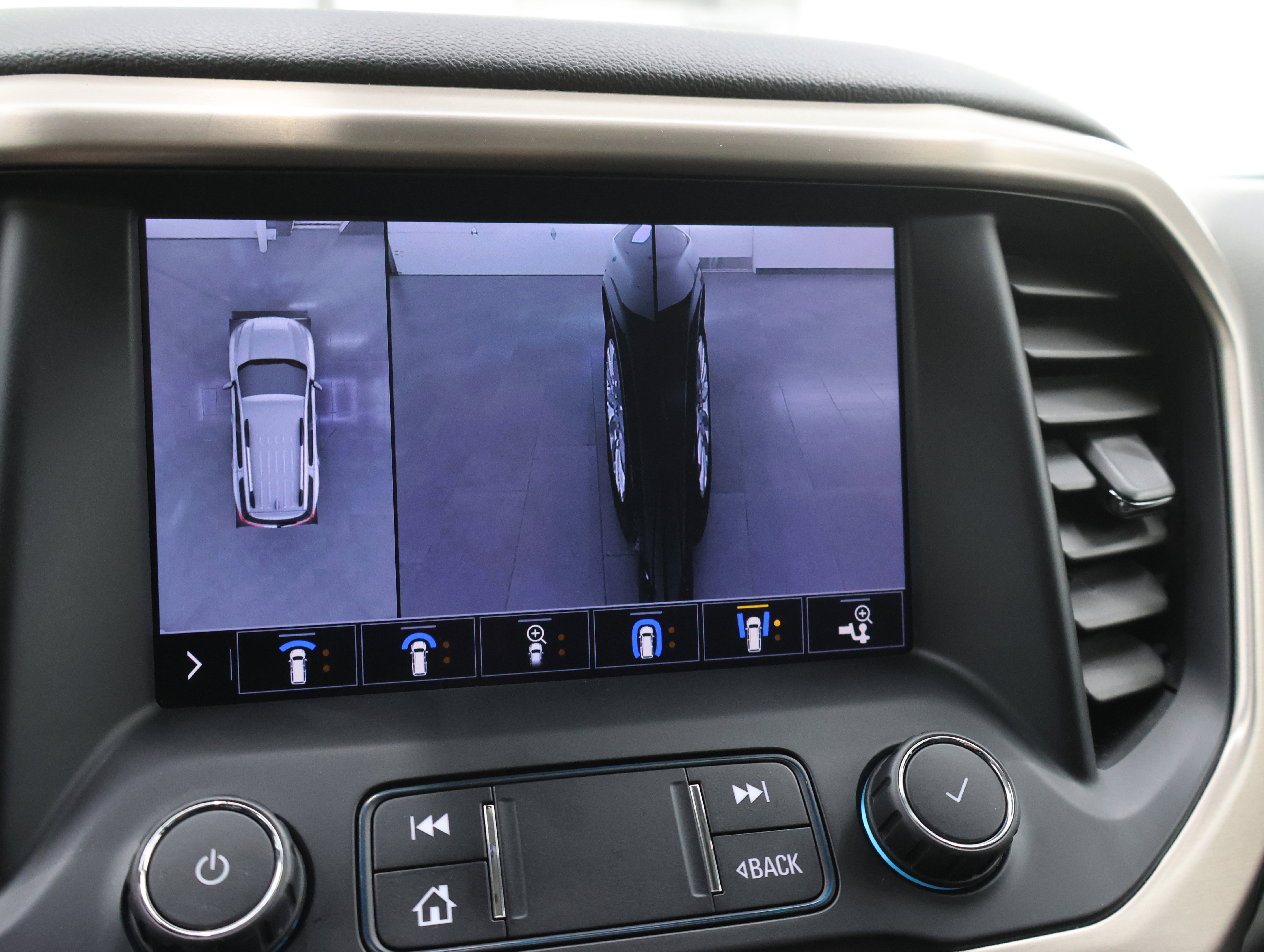 Used 2020 GMC Acadia Denali w/ Trailering Package image 26