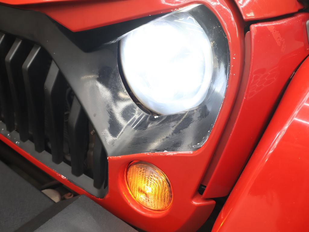 Used 2015 Jeep Wrangler Unlimited Sahara image 25