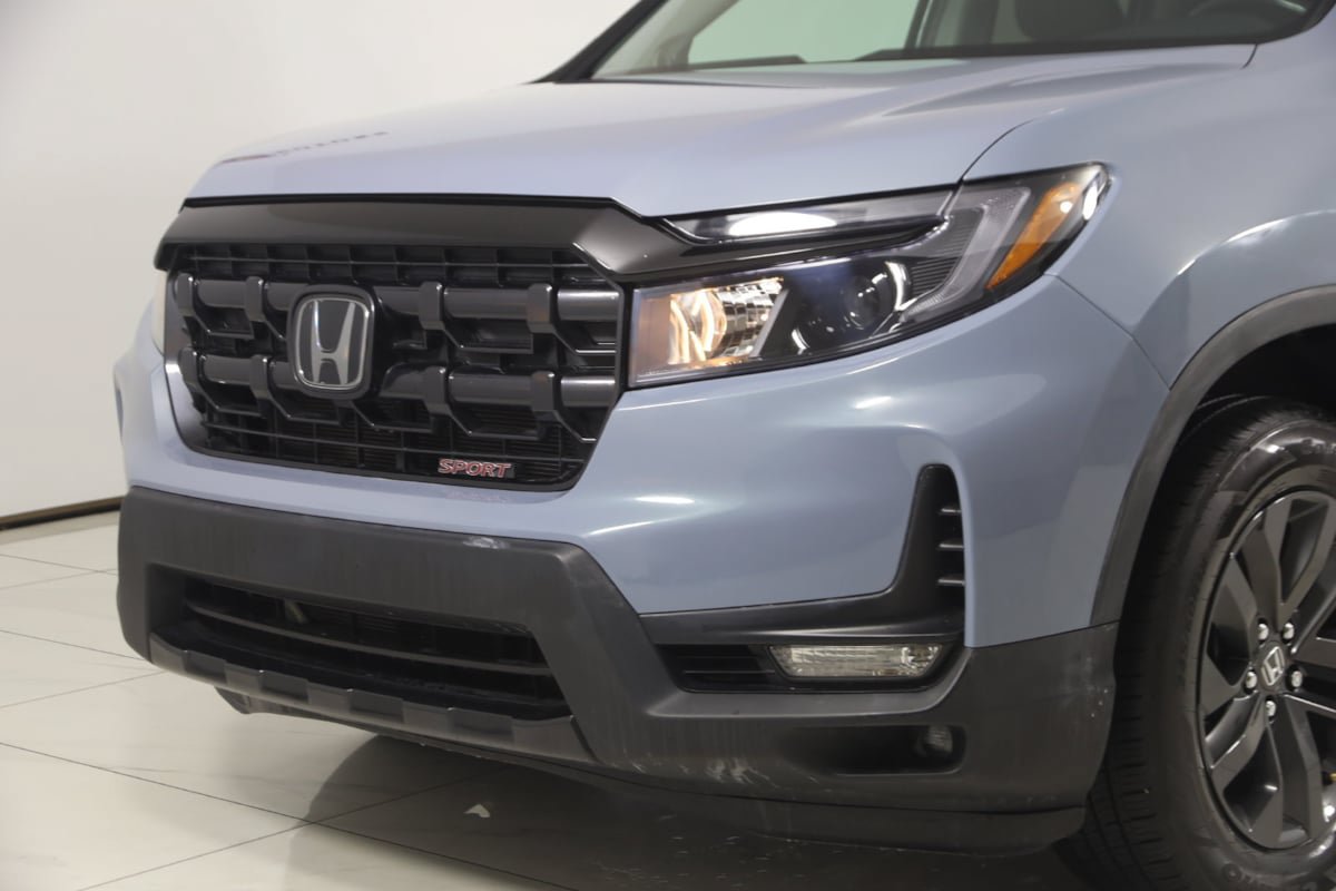 Used 2025 Honda Ridgeline Sport image 40