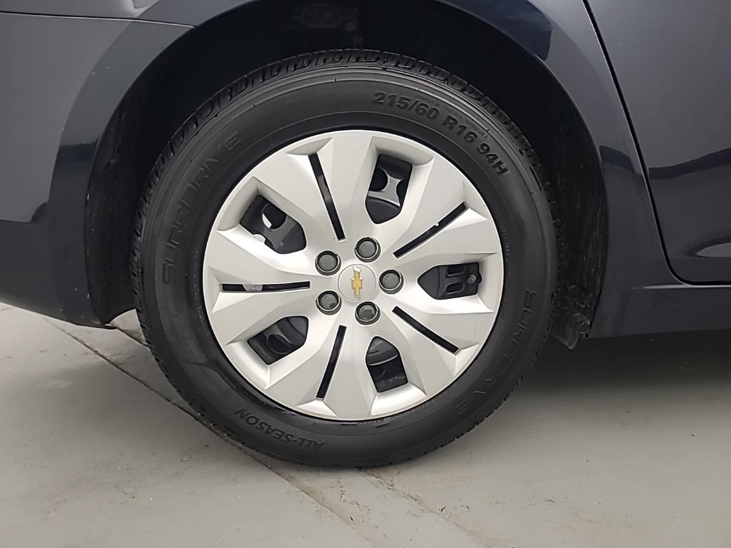 Used 2014 Chevrolet Cruze LS FWD image 10