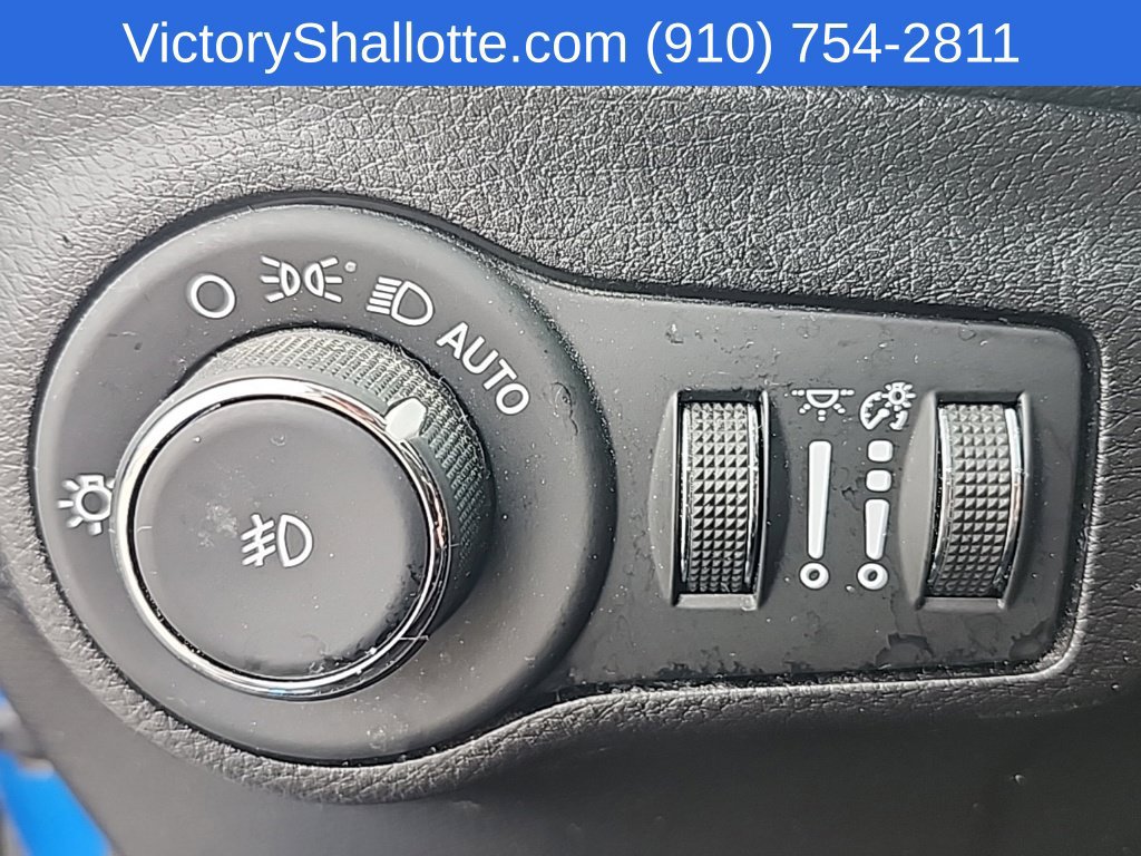 Used 2019 Jeep Compass Latitude FWD image 12