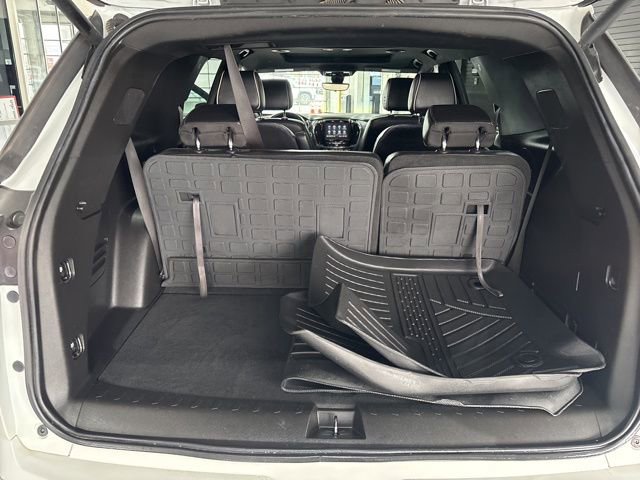 Used 2023 Chevrolet Traverse Premier image 38