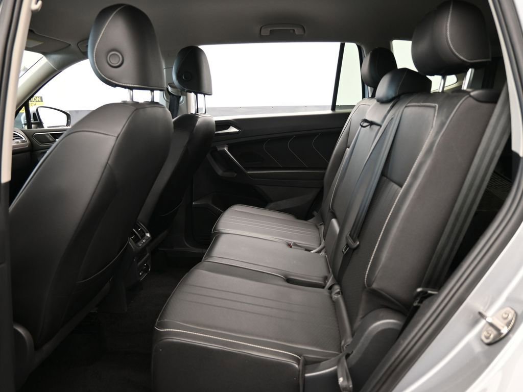 Used 2023 Volkswagen Tiguan SE image 30