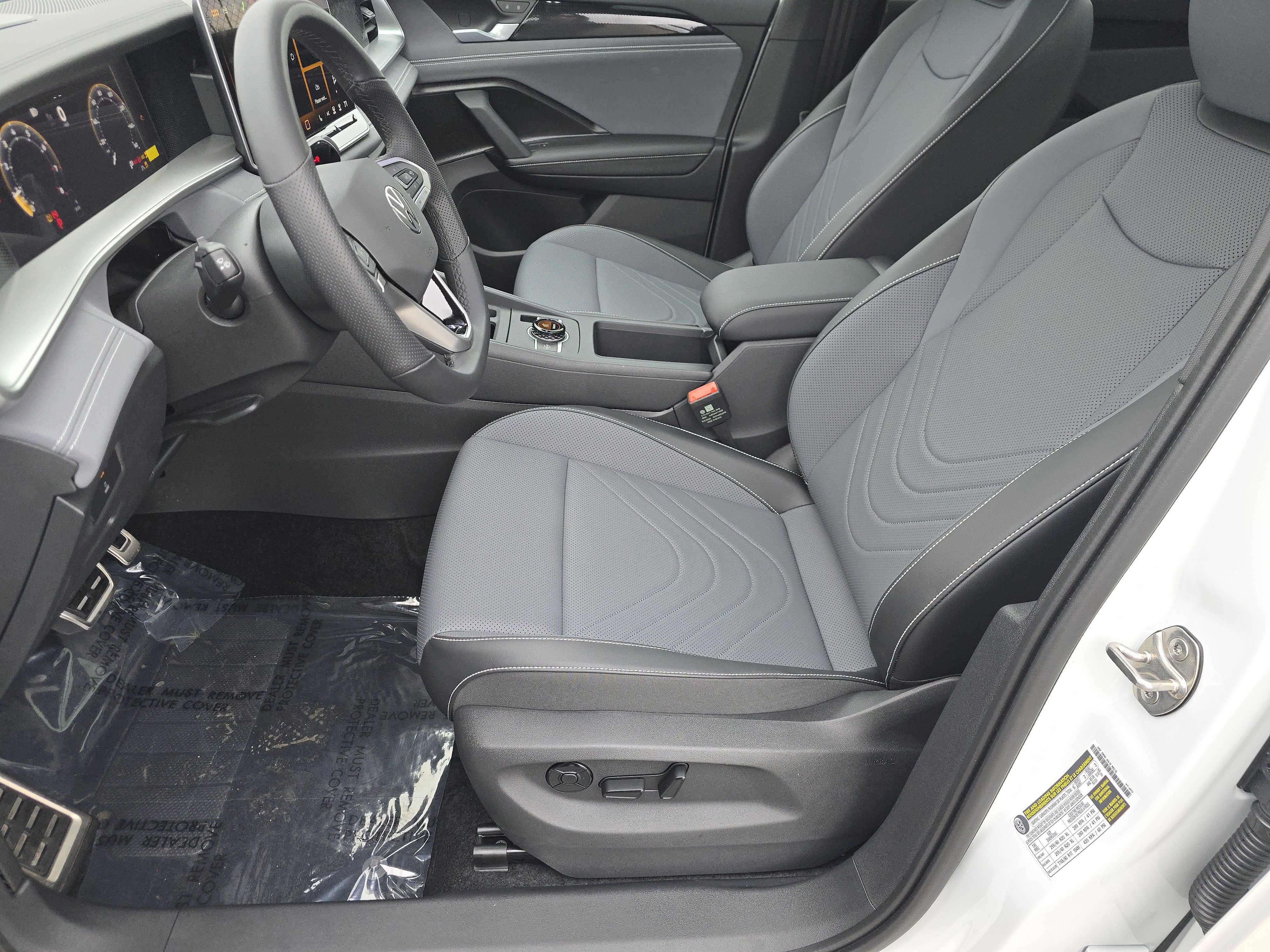 New 2026 Volkswagen Tiguan SE R-Line image 18