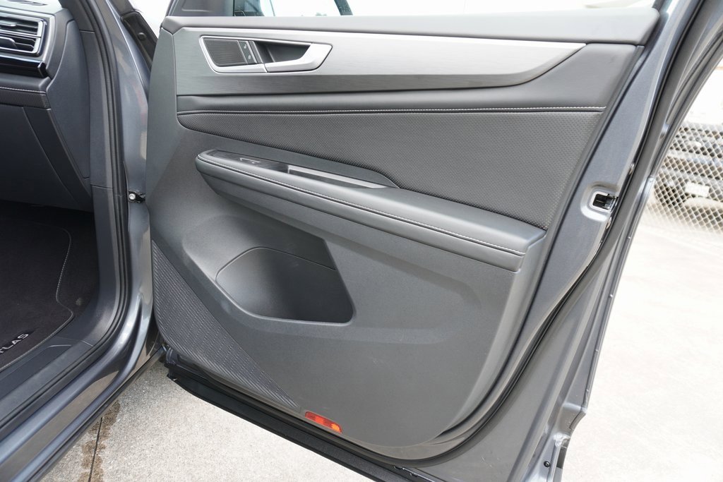 Used 2024 Volkswagen Atlas Cross Sport SE image 23