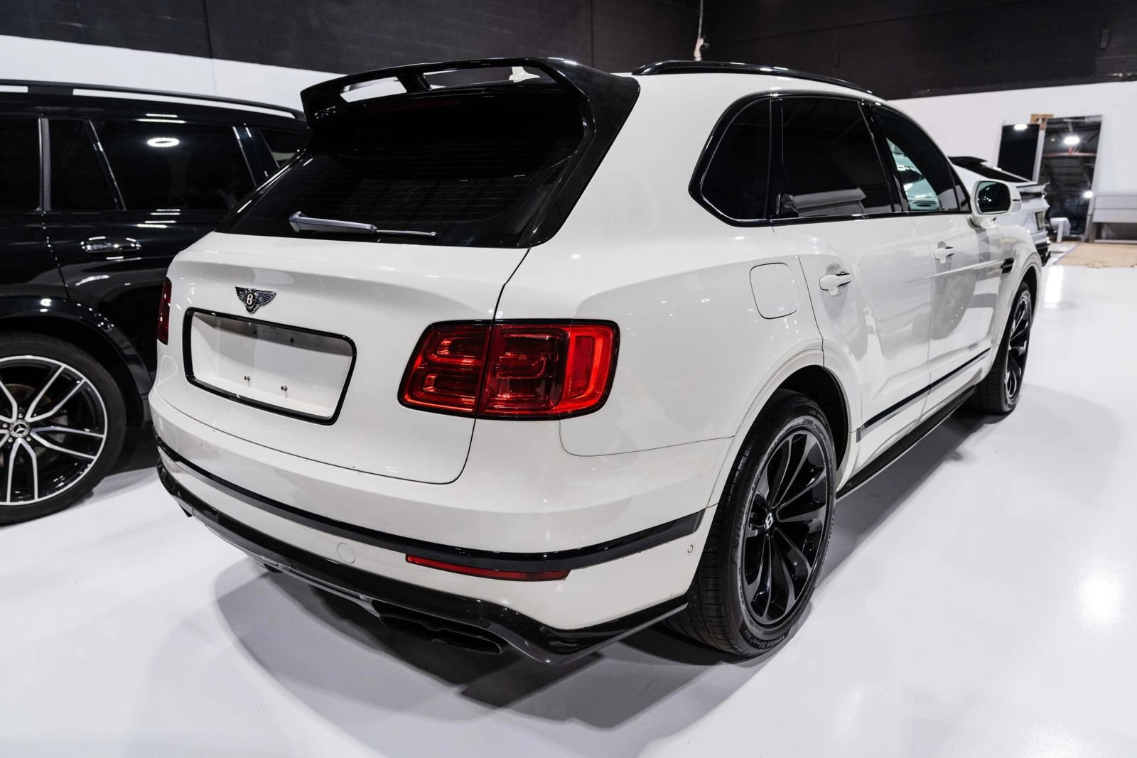 Used 2019 Bentley Bentayga AWD/4WD image 11
