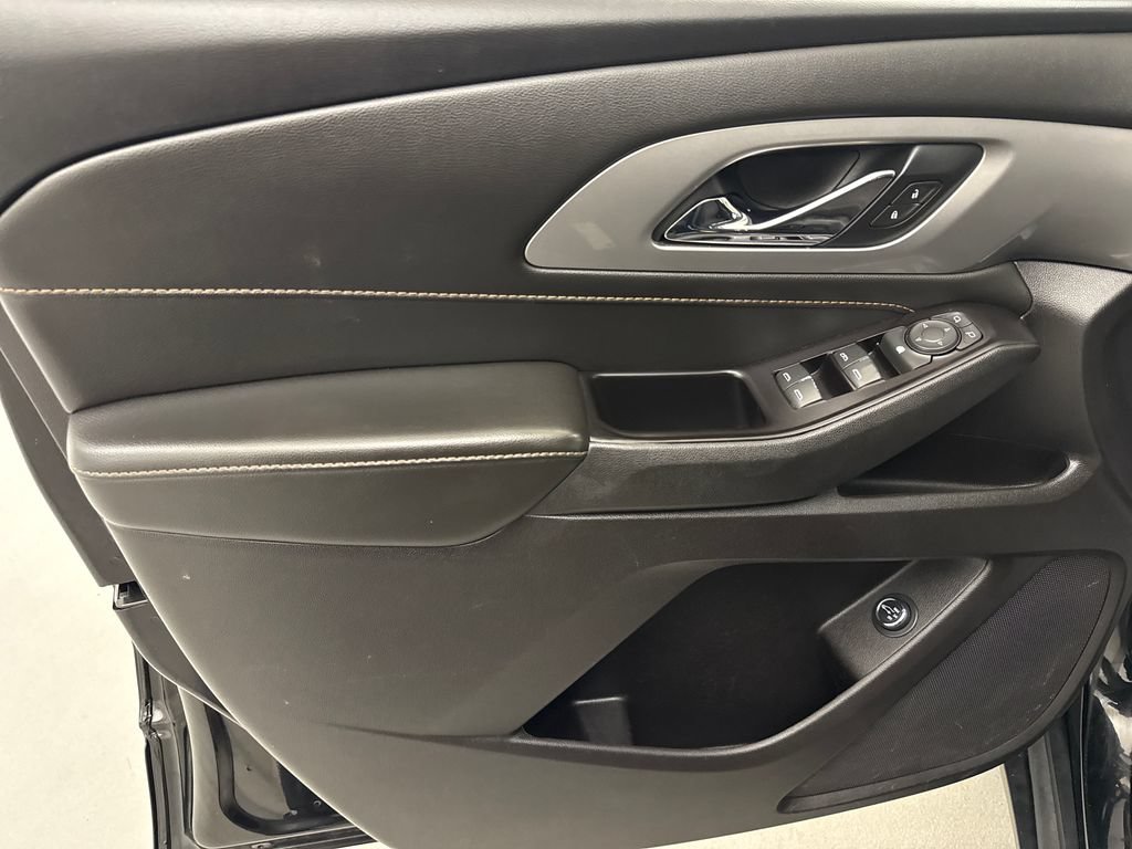 Used 2019 Chevrolet Traverse LT w/ LPO, Floor Liner Package AWD/4WD image 11