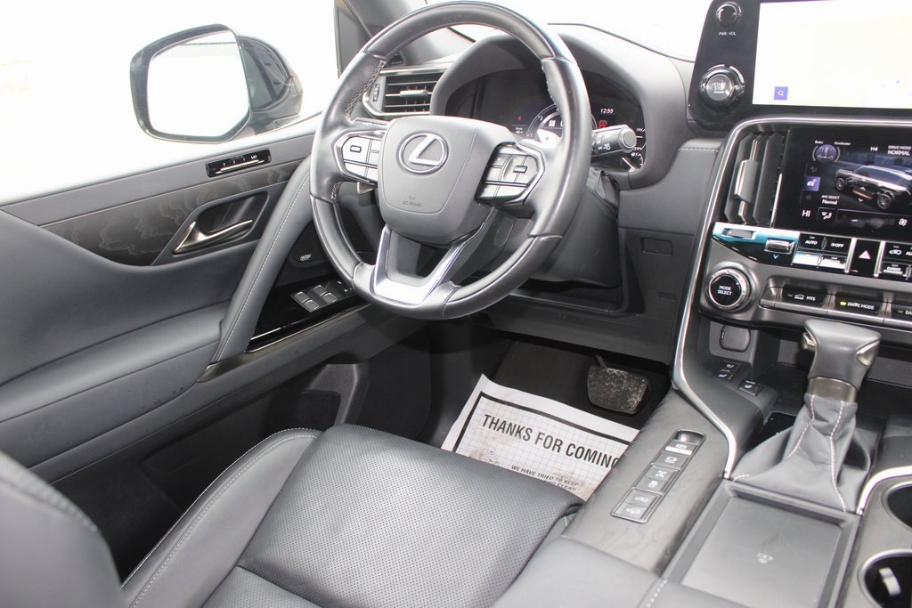 Used 2023 Lexus LX 600 4WD w/ Luxury Package image 33