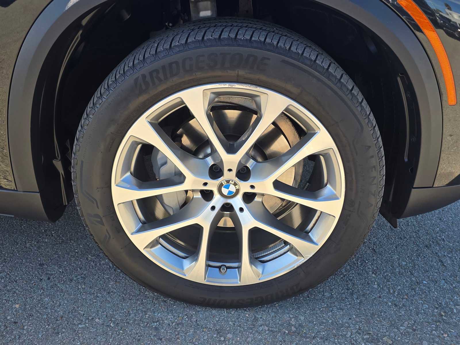 Used 2023 BMW X5 xDrive40i w/ Premium Package image 9