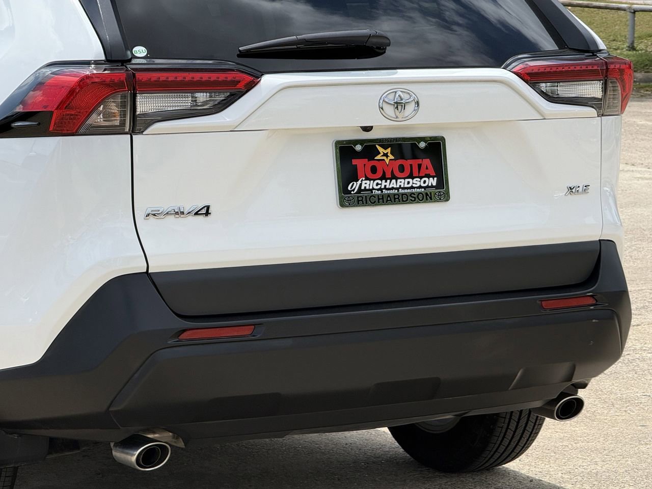 Used 2024 Toyota RAV4 XLE w/ Convenience Package image 6