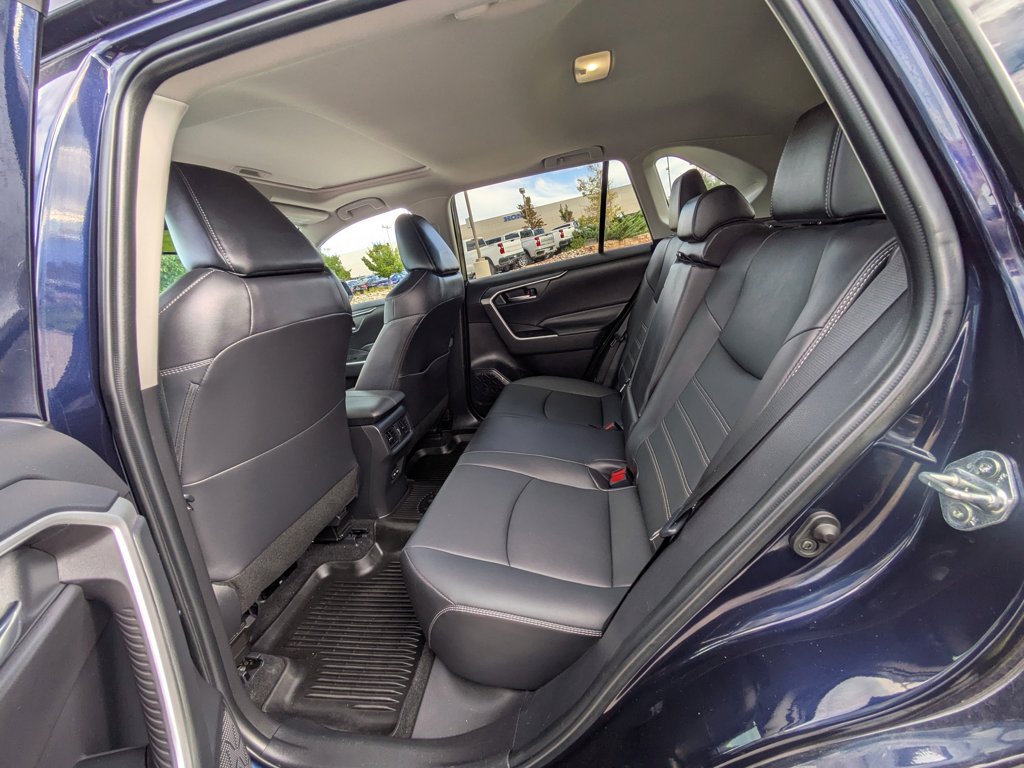 Used 2022 Toyota RAV4 XLE Premium AWD/4WD image 28