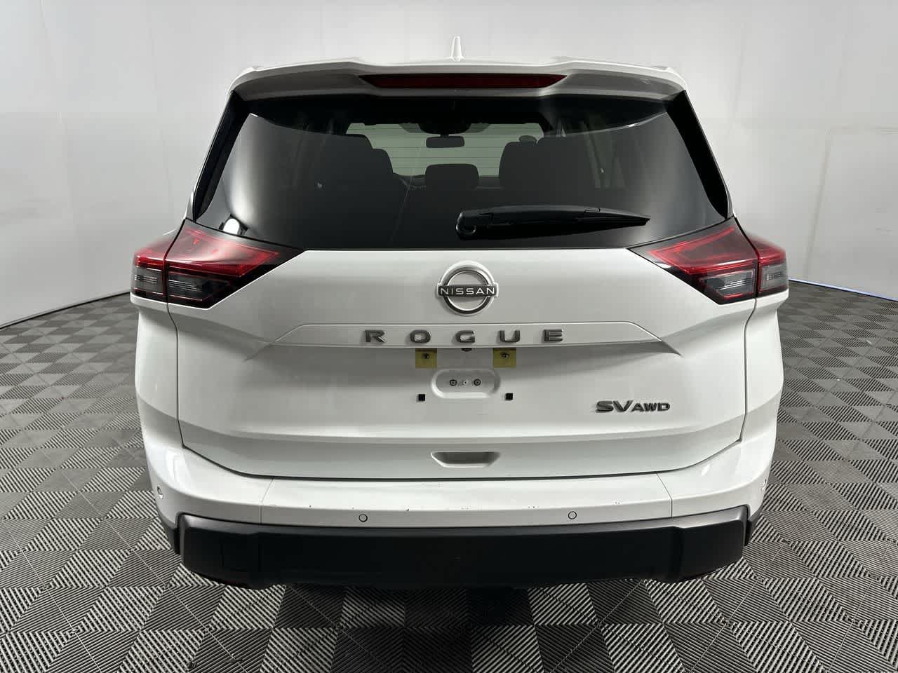 Used 2024 Nissan Rogue SV AWD/4WD image 7